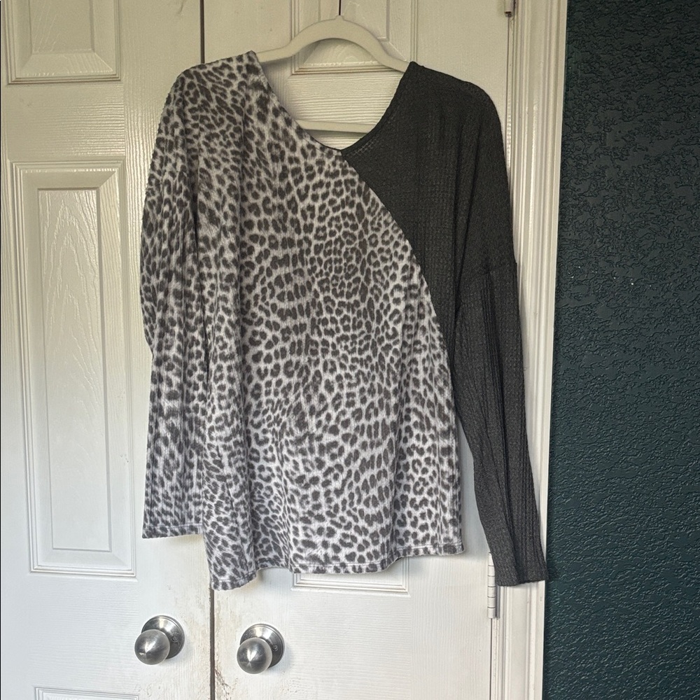 Vanilla Bay Gray Leopard and Black open back Henley style Blouse